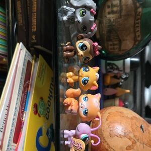 Littlest Pet Shop Orange and Pink Cat Group Figure Set